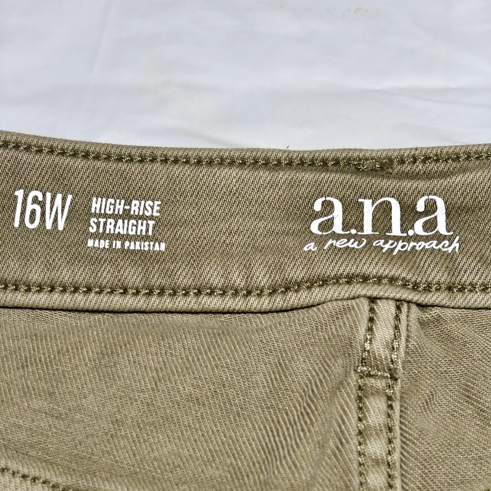 A.N.A. Women’s High-Rise Slim Staight Pants Size 16W Dusky Green Jeans.NWT